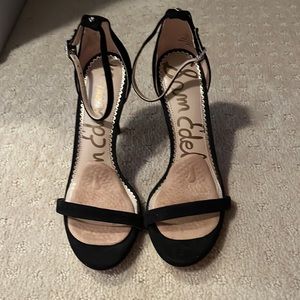 Sam Edelman • Ariella Ankle Strap Sandal in Black Suede